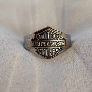 H-D Black/Gold Shield Ring